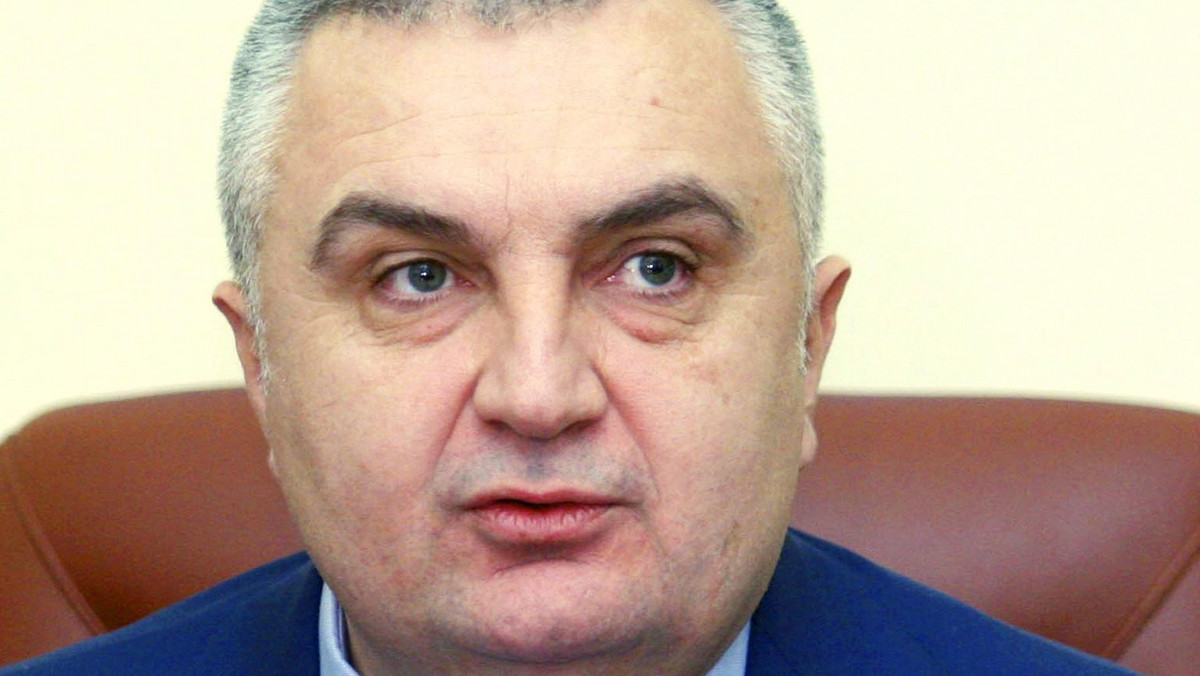 Wicepremier i minister gospodarki Albanii Illir Meta podał się do dymisji po wyemitowaniu w telewizji nagrania wideo wskazującego na jego związek z aferą korupcyjną.
