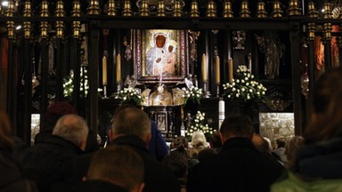 Były ksiądz i znany poseł chcą poręczyć za religijnego "szaleńca"