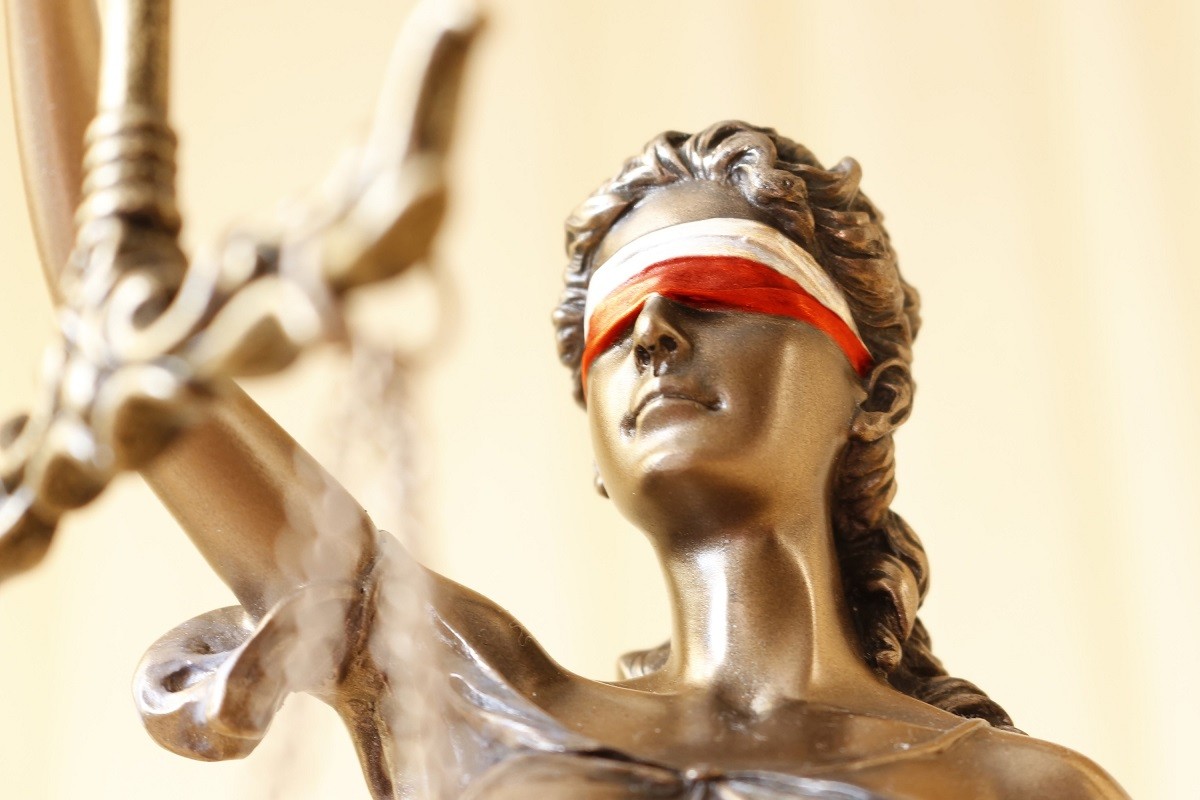 Sąd umorzył postępowanie, bo oskarżony i jego obrońca wnieśli apelację, co wstrzymało uprawomocnienie się wyroku skazującego za przestępstwo skarbowe.