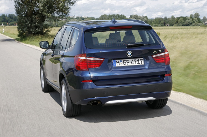 BMW X3 sDrive18d: nowa wersja podstawowa