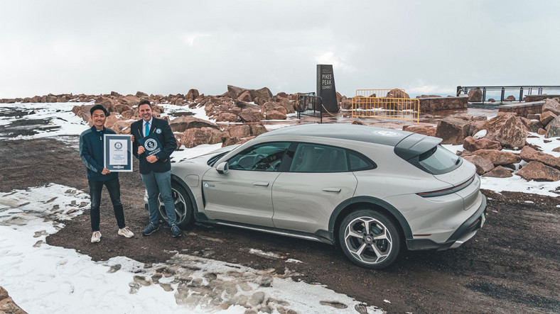 Porsche Taycan Cross Tourismo z rekordem Guinnessa