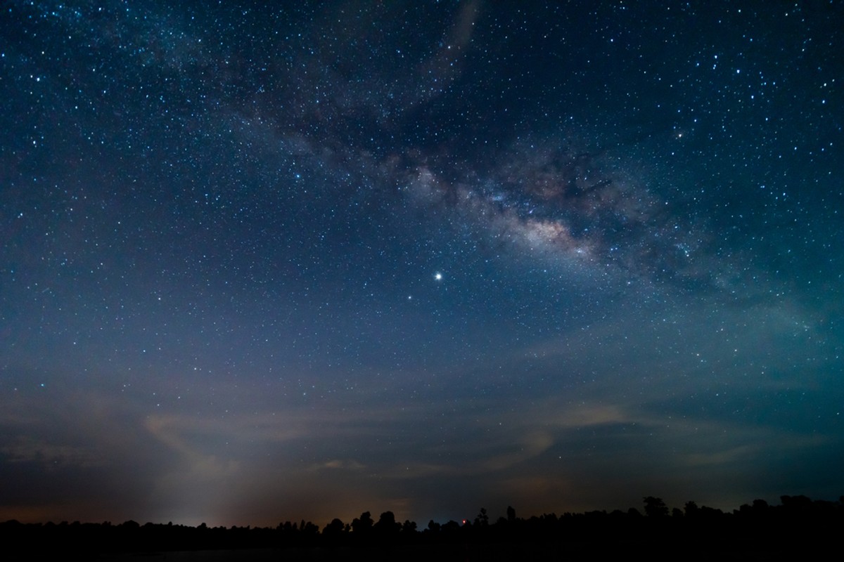 Parada planet już 28 lutego! Co to za zjawisko i jak obserwować paradę planet?