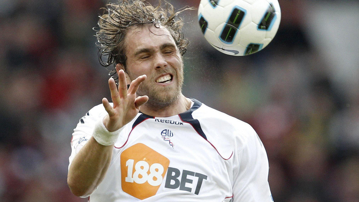 Johan Elmander będzie w nowym sezonie reprezentował barwy Galatasaray Stambuł. Szwedzki napastnik, który opuścił Bolton Wanderers, związał się z tureckim klubem trzyletnim kontraktem.