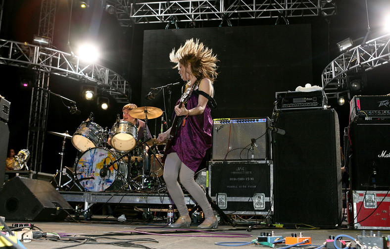 Kim Gordon z zespołem Sonic Youth na festiwalu Coachella w 2007 roku