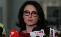 Gasiuk-Pihowicz bije w 'dobrozmianowych sędziów'. W tle trzyosobowe składy