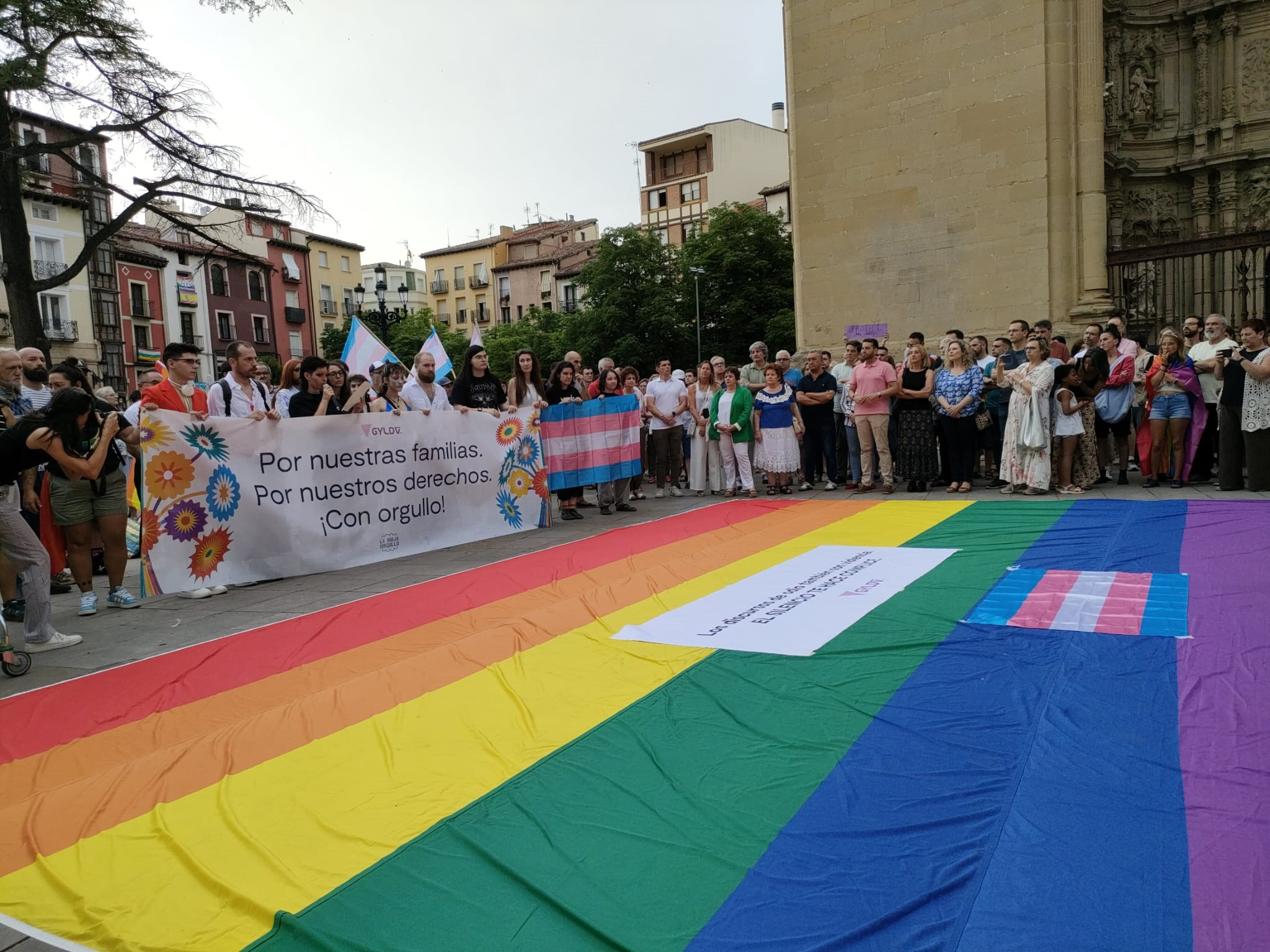 Logroño: Concentración masiva tras agresiones homófobas