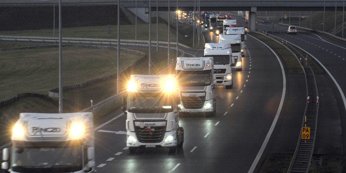 Kierowcy ciężarówek oddali hołd zmarłemu Łukaszowi Urbanowi