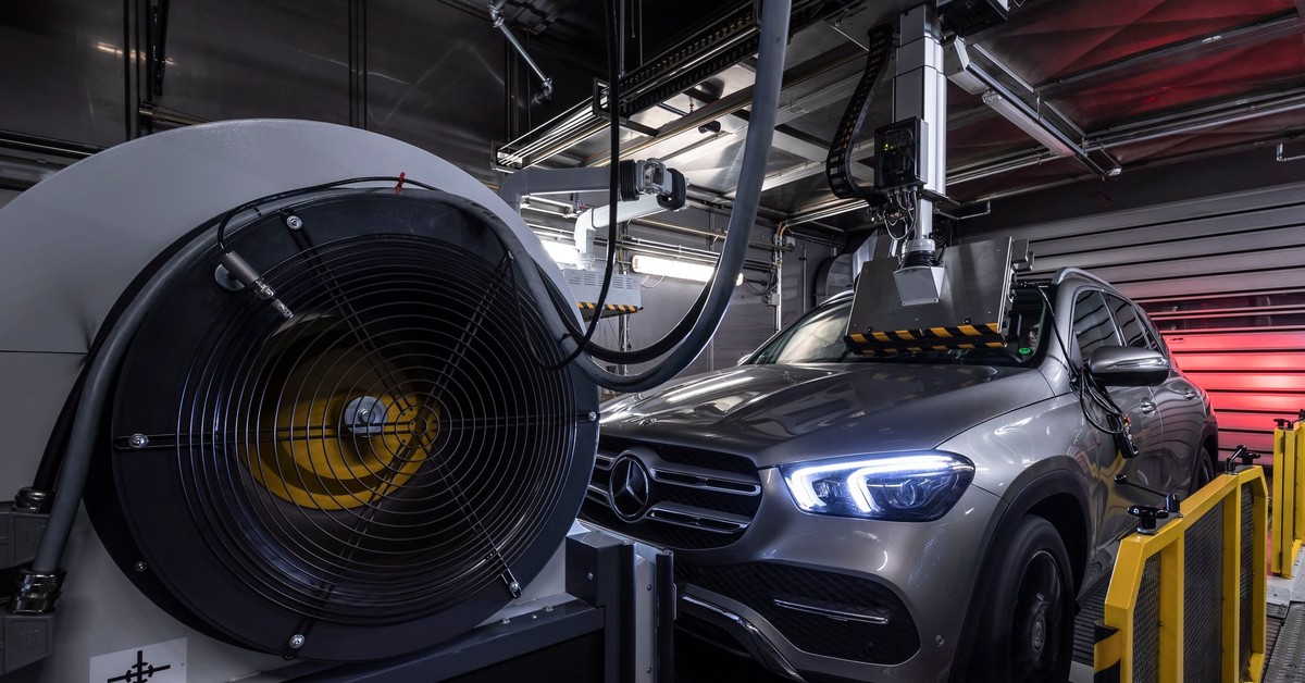 Takie samochody nie wjadą do Warszawy. Rewolucja w Polsce dodaje gazu