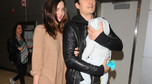 Miranda Kerr i Orlando Bloom z synem na lotnisku w Nowym Jorku