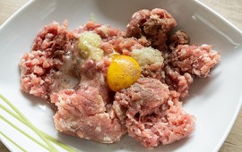 najlepsze-mieso-na-kotlety-mielone-wychodza-idealne-juz-nigdy-nie-zrobicie-ich-inaczej