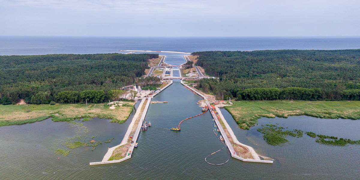 Budowa drogi wodnej łączącej Zalew Wiślany z Zatoką Gdańską ma skrócić drogę statków na Bałtyk.