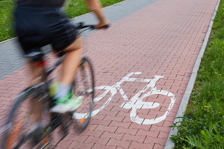 Ilu Rowerzystów Może Jechać W Zorganizowanej Kolumnie Rowerów (Nie)bezpiecznie jak na rowerze? Przewodnik po trudnych przepisach