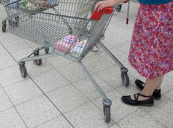 Kryzys? Rzucimy palenie, nie kupimy mydła