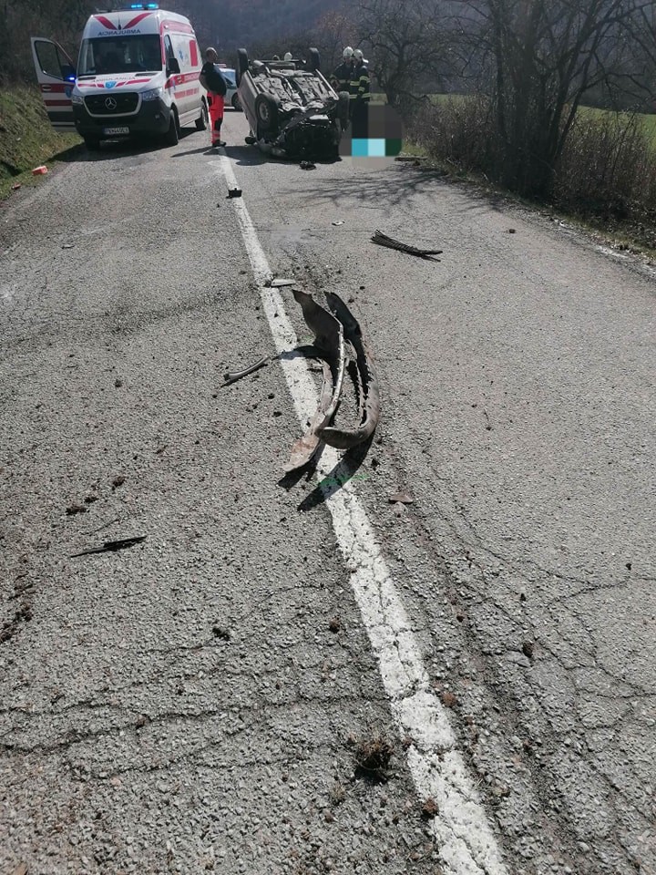 Tragická dopravná nehoda si vyžiadala život 18-ročnej spolujazdkyne.