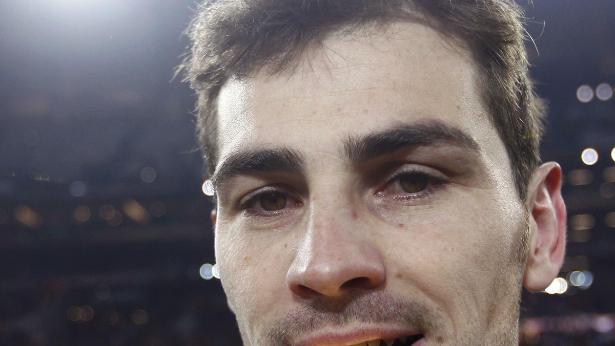 Iker Casillas nie wyrówna we wtorek rekordu występów w reprezentacji Hiszpanii. Jak przyznał trener aktualnych mistrzów świata Vicente del Bosque, w spotkaniu eliminacji do Euro 2012 ze Szkocją, wystawi innego golkipera.