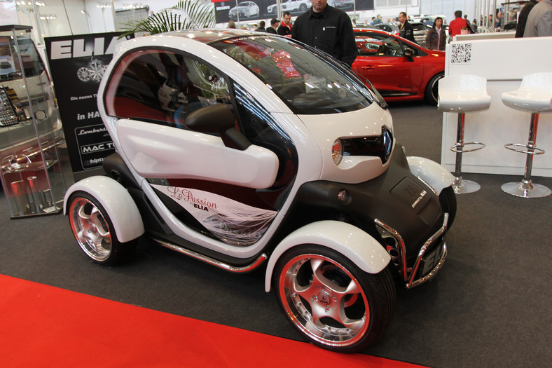 Essen Motor Show 2012 - zwariowane bolidy i szokujące dziewczyny