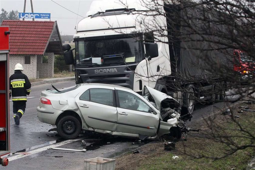 Rozjechał ją TIR. Zdjęcia