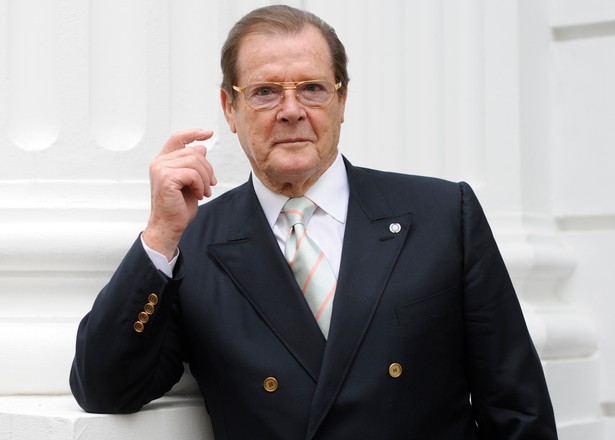 Roger Moore miał więcej kobiet niż Bond