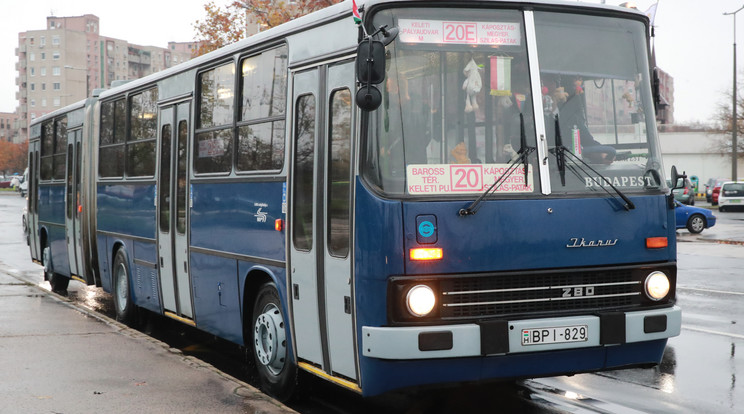 Ne keressék az utakon, a BKV nyugdíjazta az öreg Ikarusokat, már csak nosztalgijáratként és múzeumban lehet velük találkozni / Fotó: Grnák László