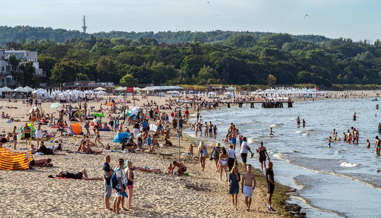 Nowy wakacyjny trend wśród Polaków. Chodzi o Rosjan