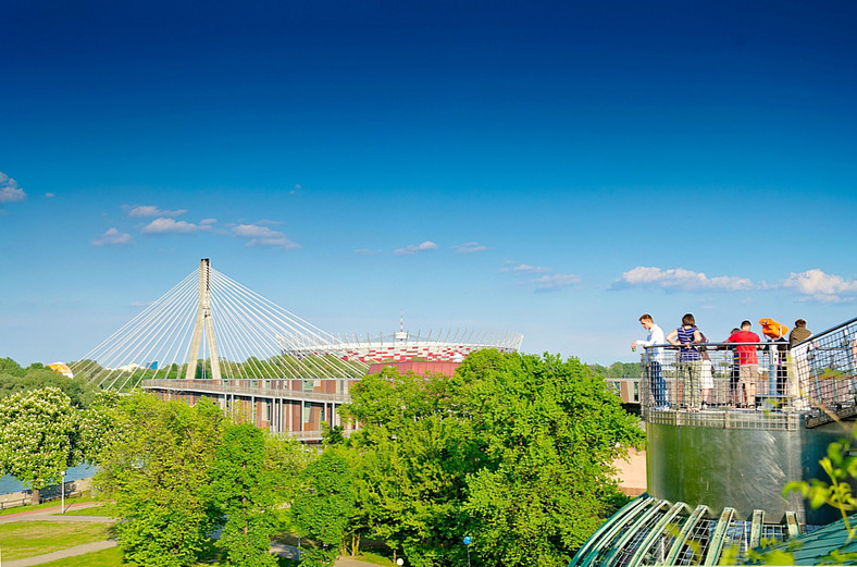 Warszawa, widok z dachu Biblioteki Uniwersytetu Warszawskiego; w tle widoczny most Świętokrzyski i Stadion Narodowy