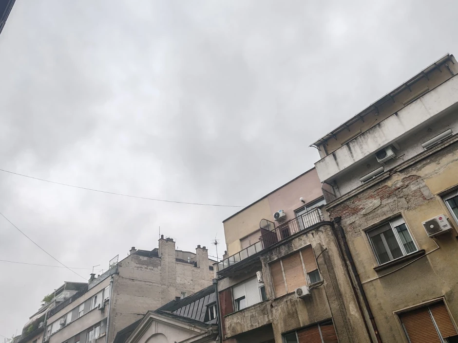 Sivi oblaci nad Beogradom