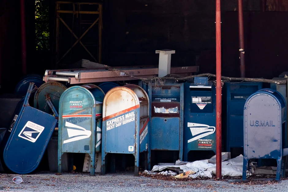 Među DeDžojevim merama bilo je uklanjanje sandučića i mašina za brzo sortiranje (foto: poštanski centar u Riverdejlu, Merilend)