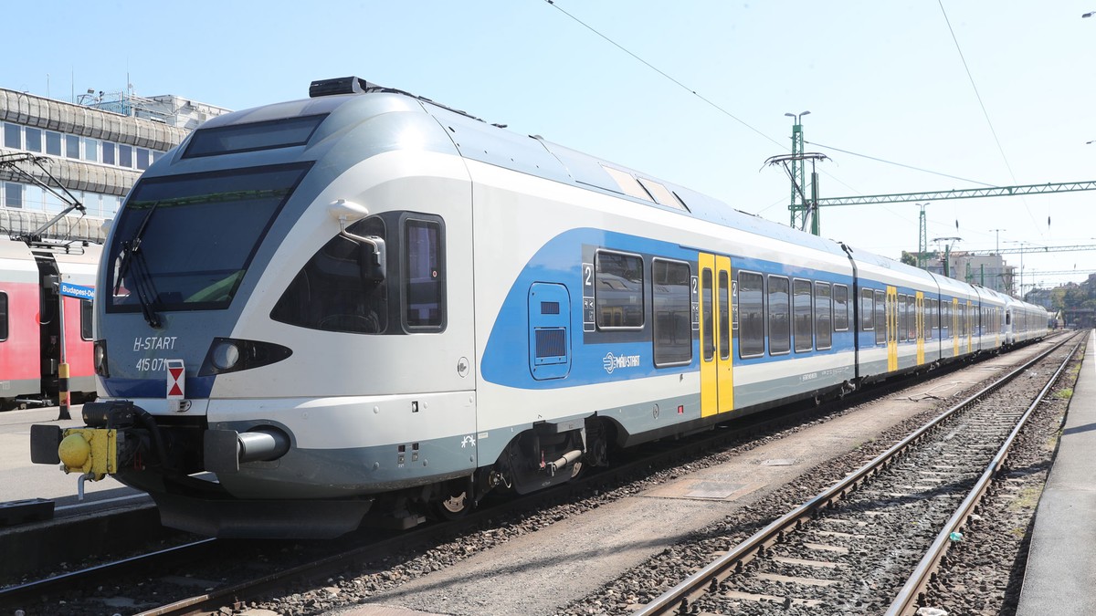 Leköpik, ütik, rúgják, sörrel öntik le a MÁV jegyellenőreit – Volt, akit dobócsillaggal támadtak meg