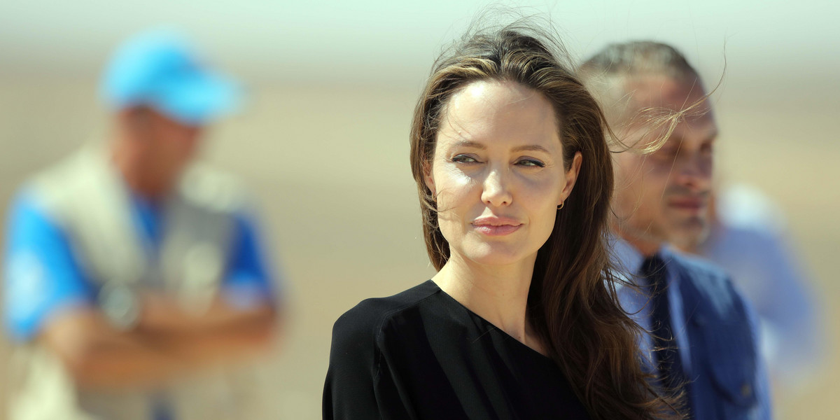 Jolie jest wg portalu TMZ  "bardzo rozczarowana metodami wychowawczymi Brada".