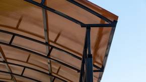 Beliebte Carports mit Runddach im Vergleich: Rund, stabil und schützt
