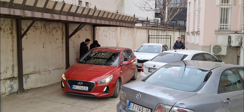 Osumnjičene izvode iz prostorija UKP