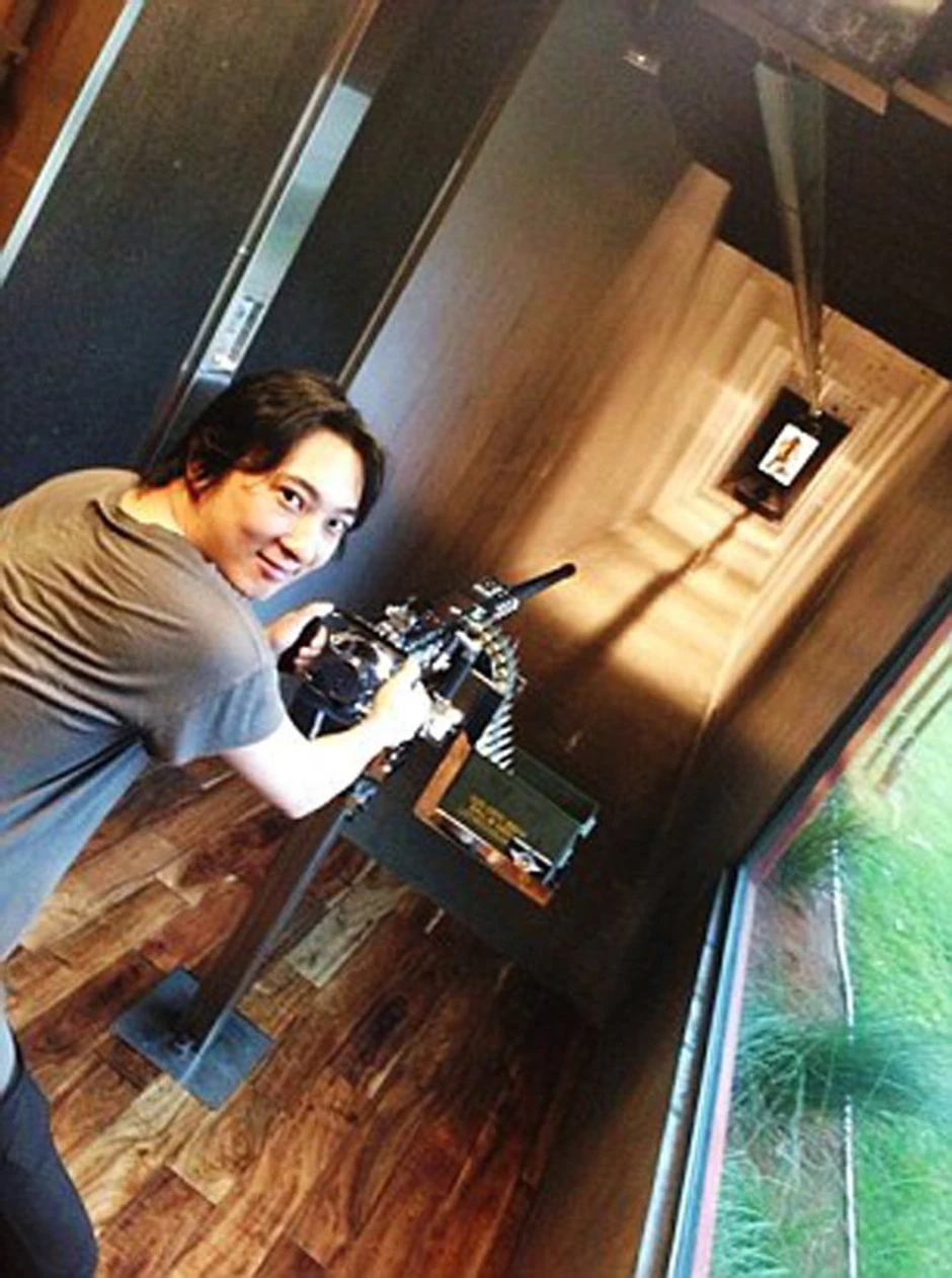 Obožava da se hvali svojim bogatstvom na društvenim mrežama