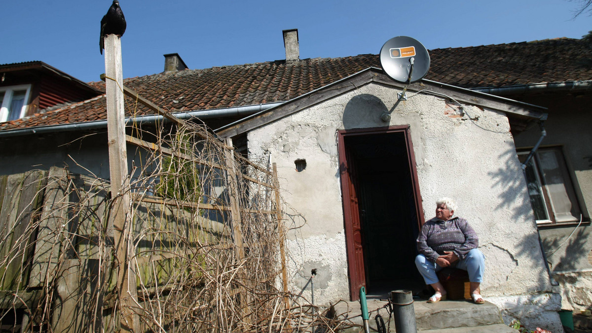 Mieszkająca na stałe w Niemczech Mazurka Agnes Trawny nie musi płacić za nakłady na utrzymanie domu, który po latach odzyskała - orzekł Sąd Okręgowy w Olsztynie. Rodzina Głowackich, która przez ponad 30 lat mieszkała w budynku, zapowiedziała apelację.