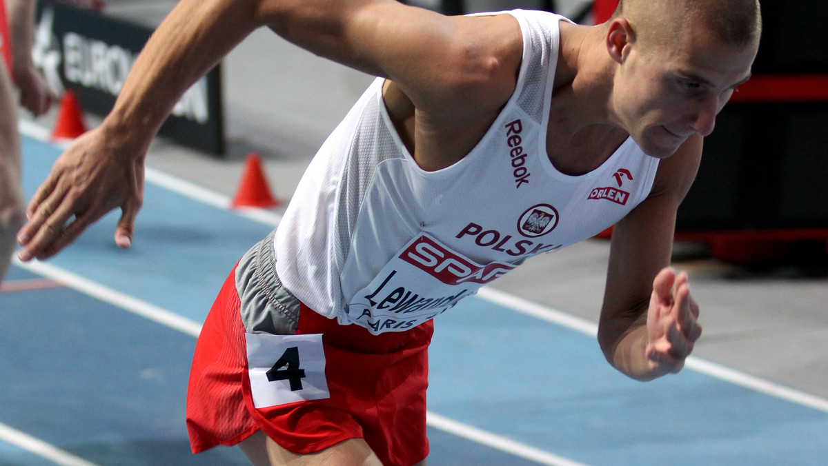 Adam Kszczot (RKS Łódź) i Marcin Lewandowski (SL WKS Zawisza Bydgoszcz) bez żadnych problemów awansowali do finału biegu na 800 m podczas trwających w Paryżu lekkoatletycznych mistrzostwach Europy w hali.