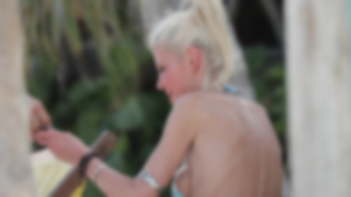 Przeraźliwie chuda Tara Reid w bikini