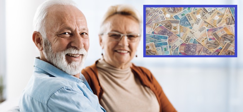 Ulgi i zniżki dla emerytów i rencistów. Wystarczy mieć to w telefonie