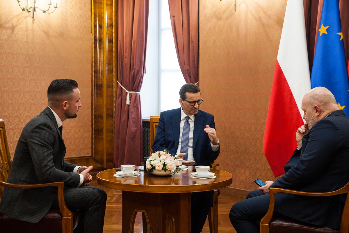 Premier Mateusz Morawiecki w rozmowie z dziennikarzami DGP: Tomaszem Żółciakiem i Grzegorzem Osieckim