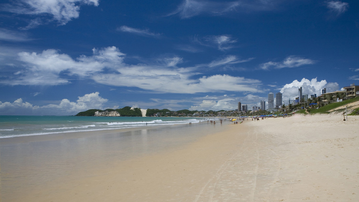 Tancerki na karnawale w Rio de Janeiro, gaszący pragnienie drink caipirinha, plaża i świetne miejsce na imprezy. Pierwsze skojarzenia, jakie nasuwają się nam na myśl o Brazylii są zazwyczaj takie same. Jest jednak o wiele więcej faktów, które powinniśmy znać, na temat największego państwa Ameryki Południowej. Oto najciekawsze z nich.