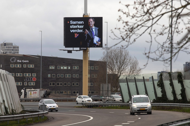 Mark Rutte na plakacie wyborczym VVD. Amsterdam, Holandia. 9.03.2021