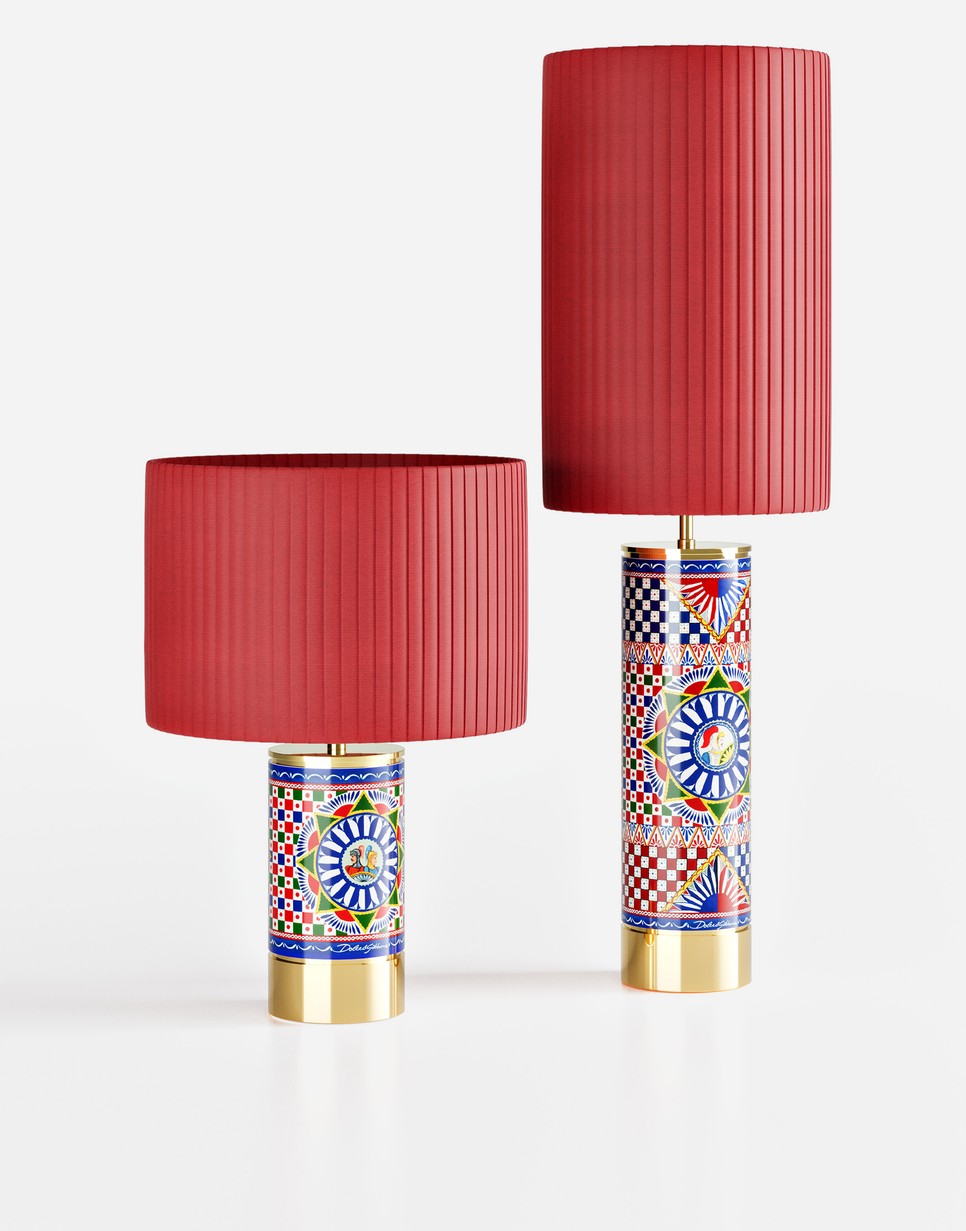 Ki mondta, hogy csak a gardróbban van helye a Dolce&Gabbana holmiknak?