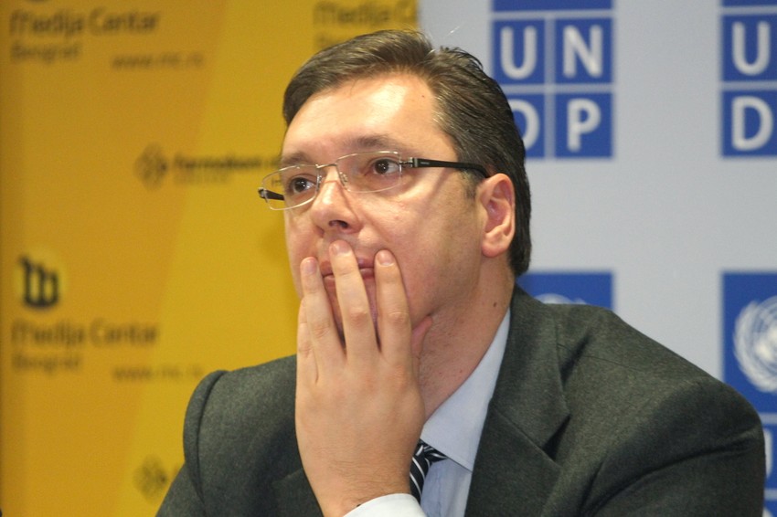 Malo verovatna opcija je da Vučić podnese ostavku