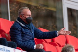 Karl-Heinz Rummenigge opuści Bayern pół roku wcześniej niż planowano