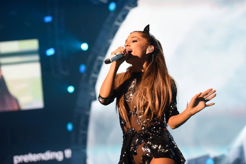 9 listopada Ariana Grande będzie gwiazdą gali MTV EMA 2014 w Glasgow. – Jestem podekscytowana swoim występem podczas MTV EMA w Glasgow. Miałam niesamowity ubaw, relacjonując w internecie kulisy ubiegłorocznej gali. Dlatego z niecierpliwością czekam na swój występ na scenie w tym roku. I oczywiście, nie mogę się, by zobaczyć Nicki Minaj w roli prowadzącej! – zapowiada