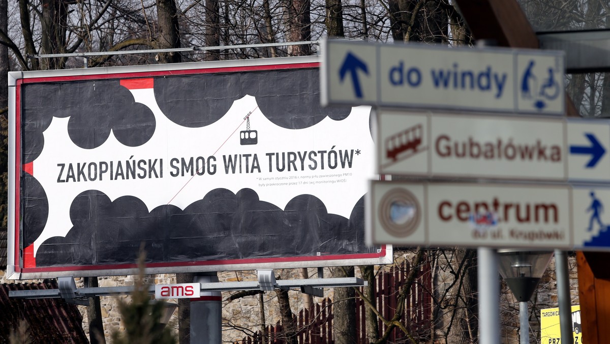 ZAKOPANE BILLBOARD SMOG WITA TURYSTÓW  (Billboard przy Krupówkach)