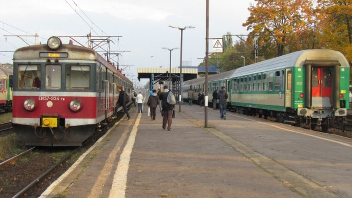 Od 15 grudnia szykują się zmiany w połączeniach z i do Łodzi. PKP Intercity zwiększy liczbę składów w standardzie Express InterCity. Dodatkowe trasy obejmie również "Bilet Rekreacyjny".