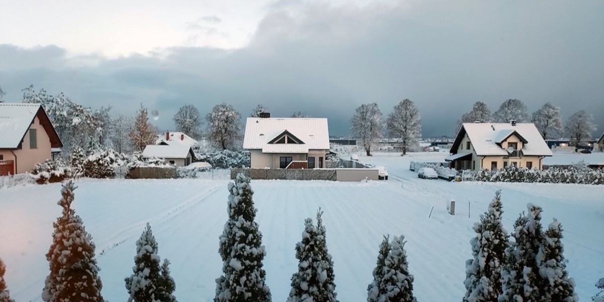 Na Kaszubach spadło ponad 10 cm śniegu. To podobno nie koniec opadów. 