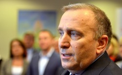 Schetyna: Będziemy walczyć z projektami PiS, który chce samorząd ograniczyć