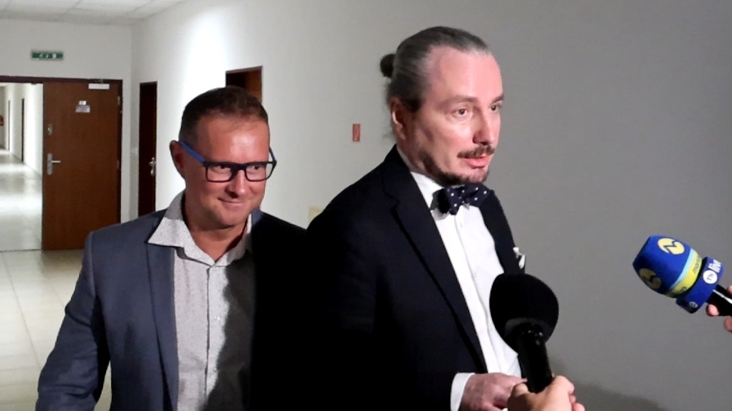 Marián Kučerka a jeho advokát Martin Bezák  po dnešnom pojednávaní