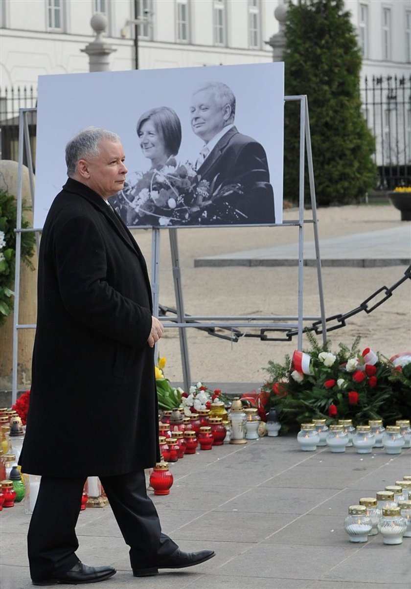 Jarosław Kaczyński składa życzenia i zaprasza na...