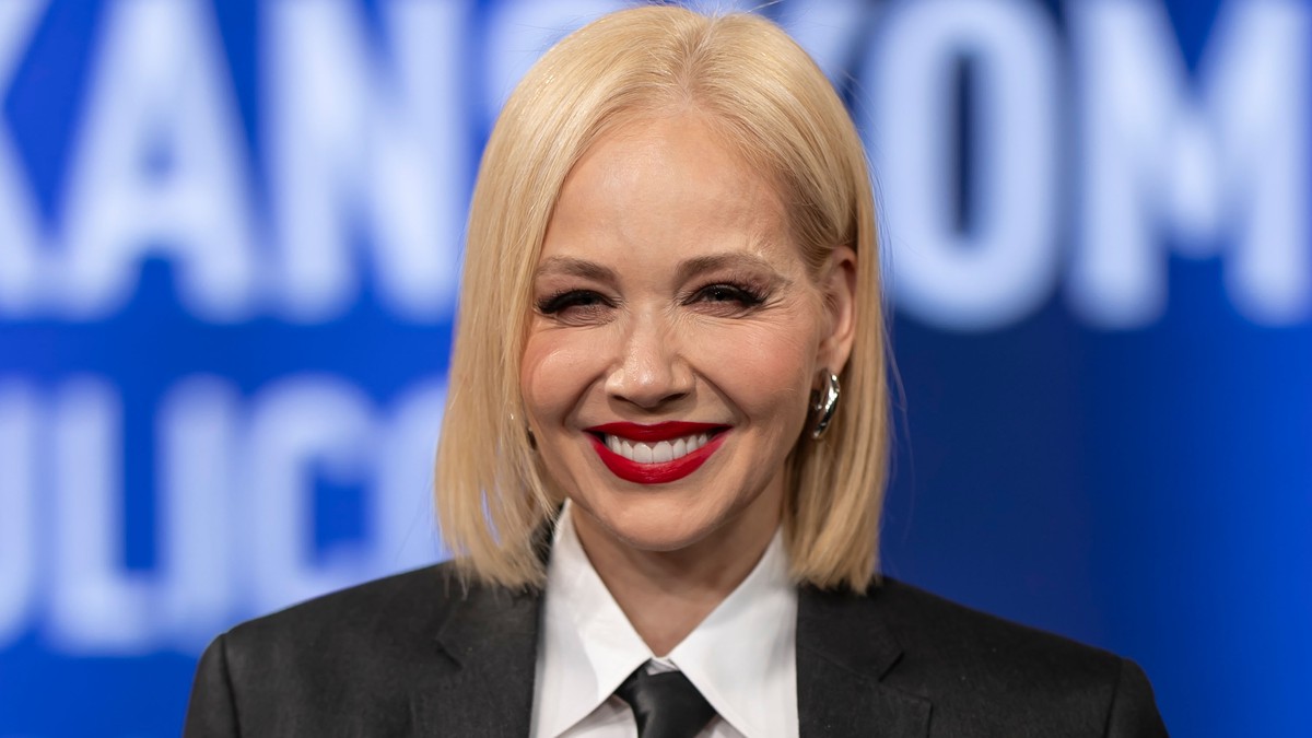 MLADI LUK, RUSKA SALATA I DOMAĆA POGAČA Ovako Jelena Rozga proslavlja Uskrs: Sto pun specijaliteta (Foto)